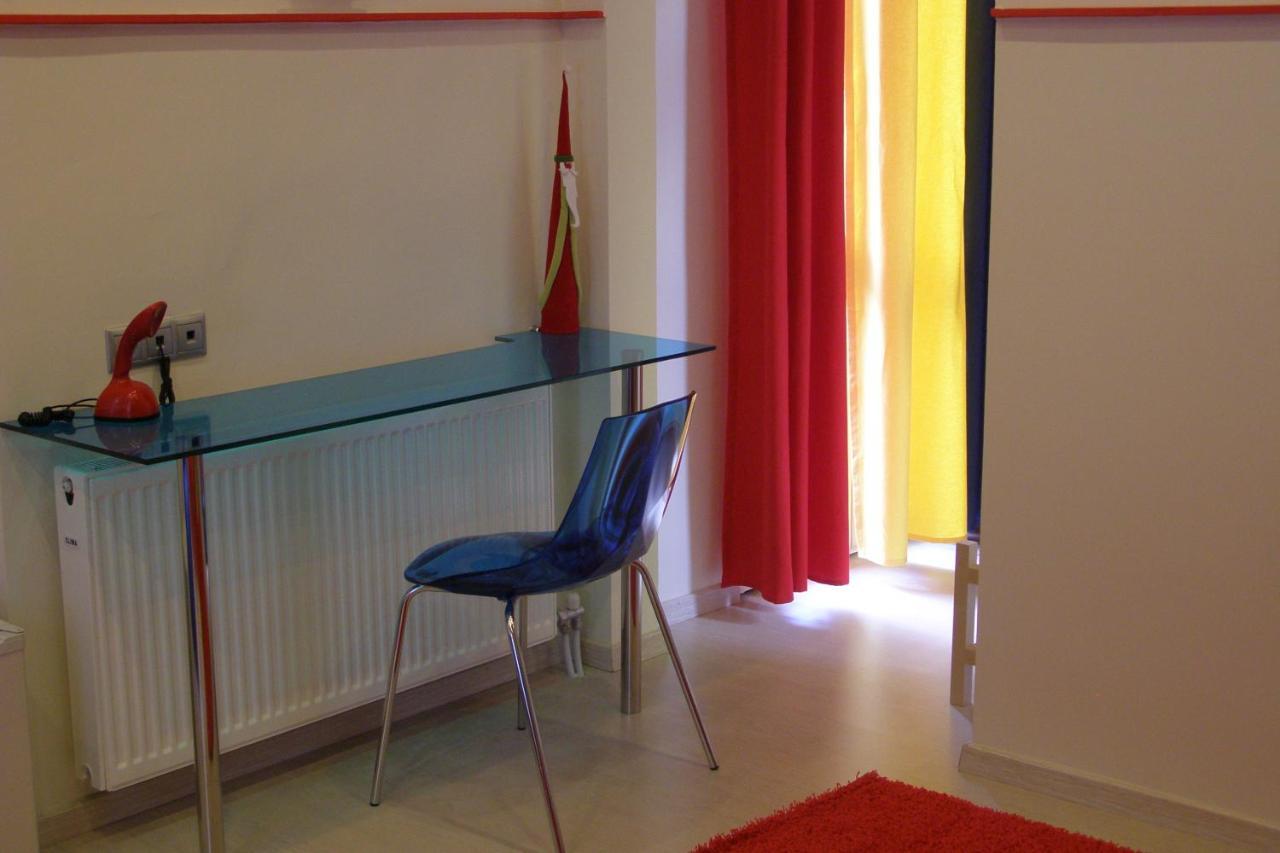 Room In A Neoclassical House - Ladybug Kastoria Exterior foto